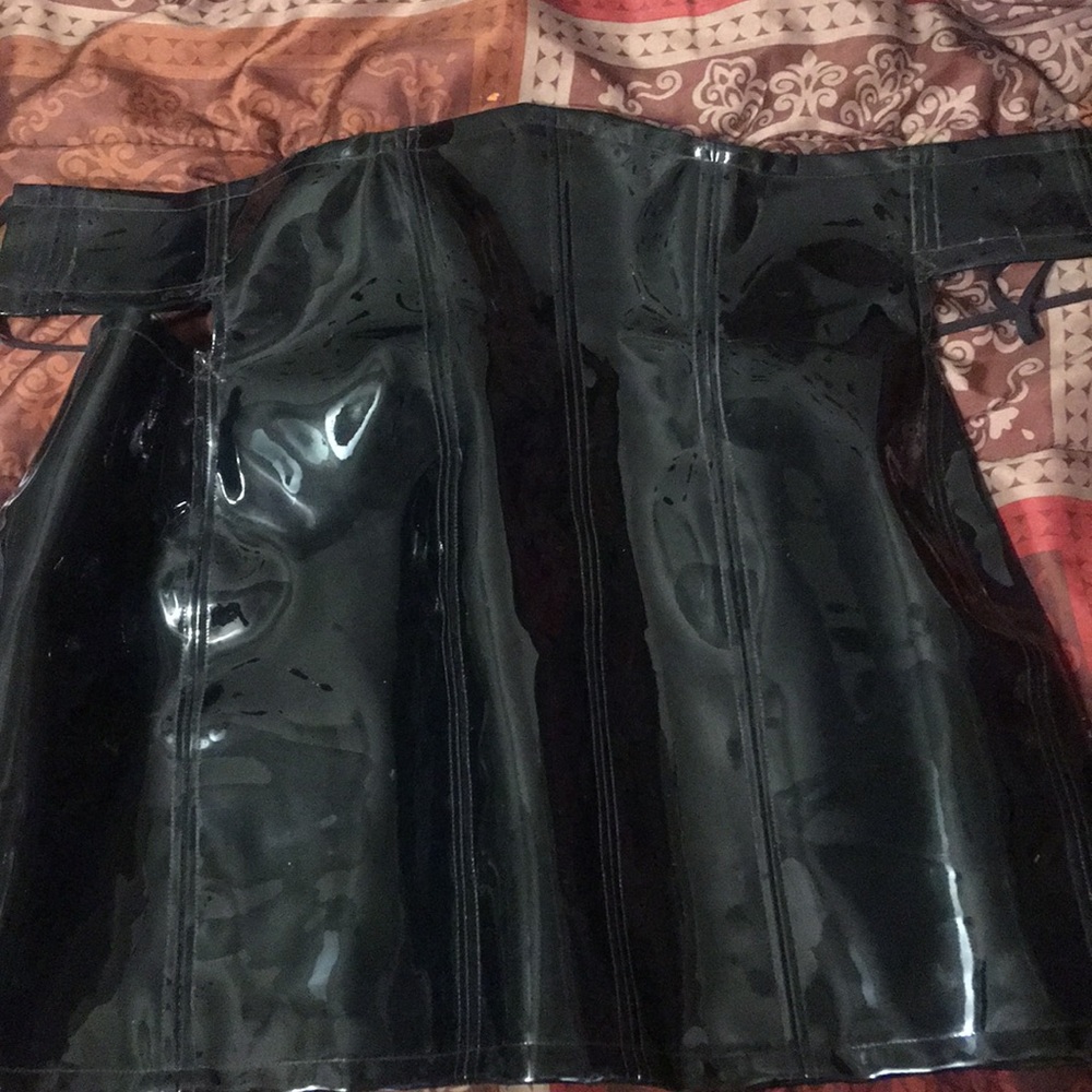 Skirt from grayscale.